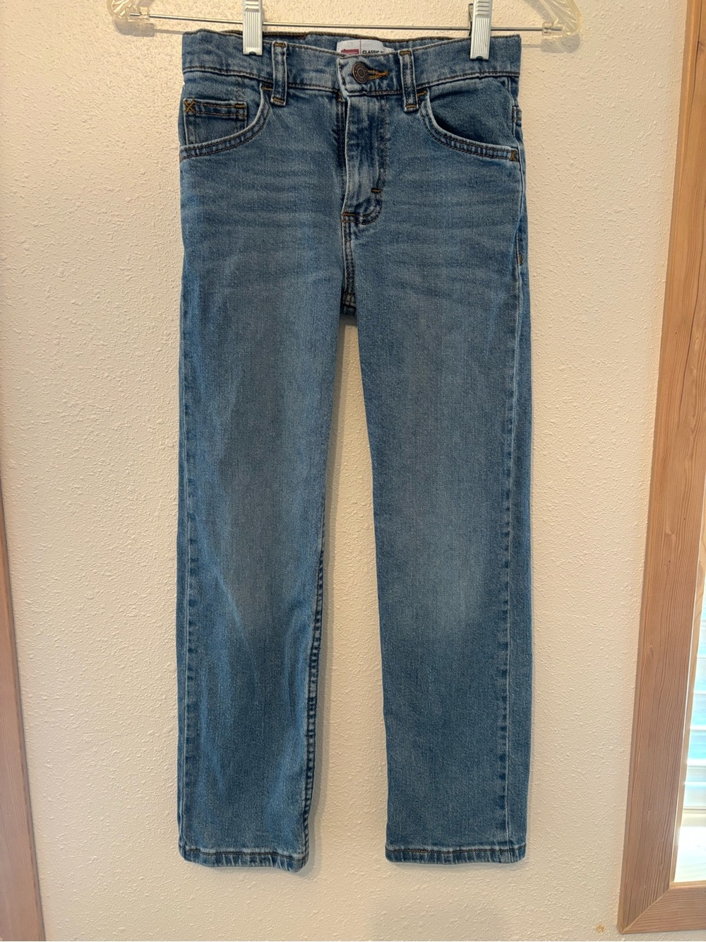 Wrangler Classic Straight Jeans in Light Blue Denim